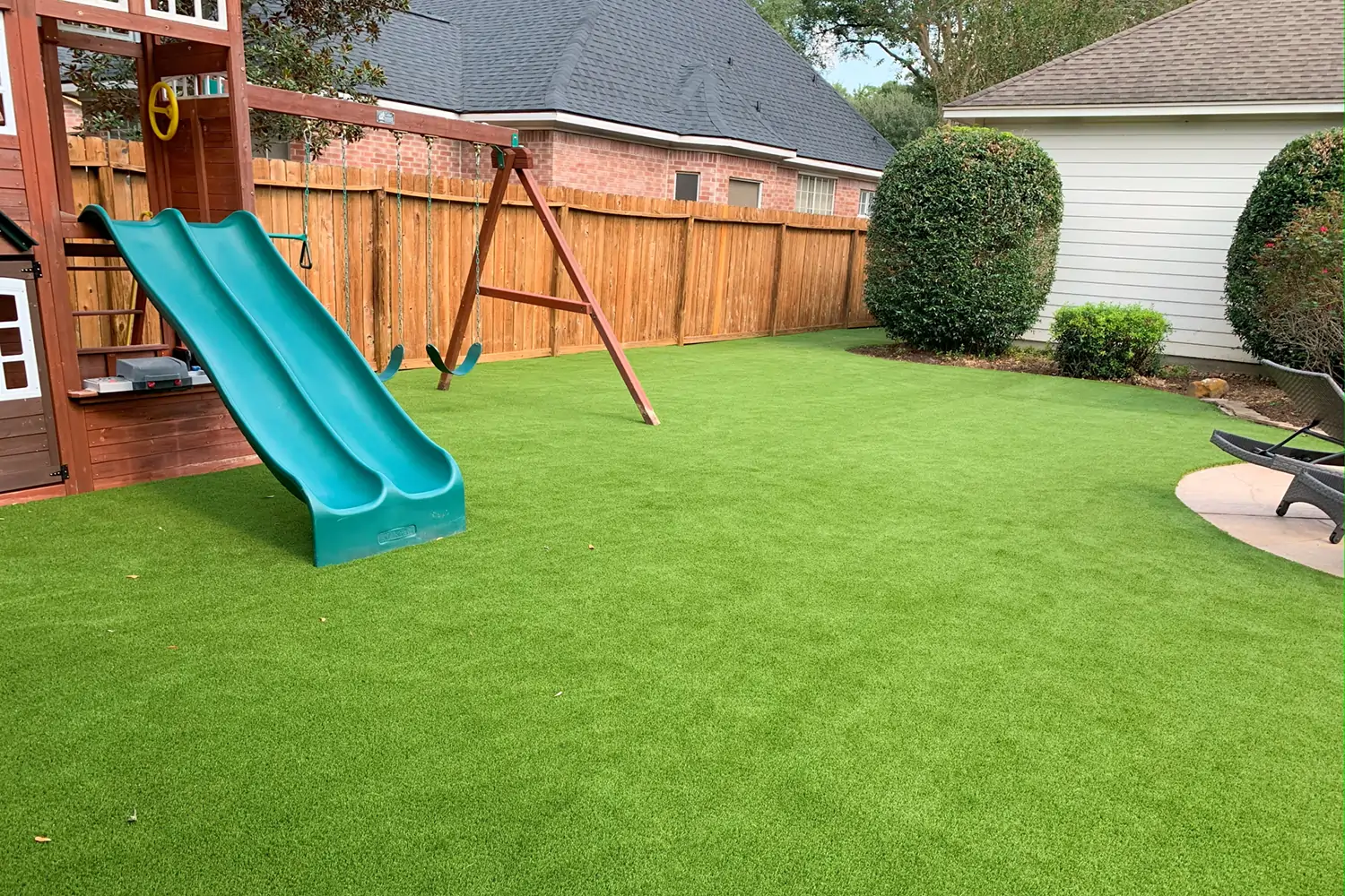 SYNLawn Artificial grass backyard playground