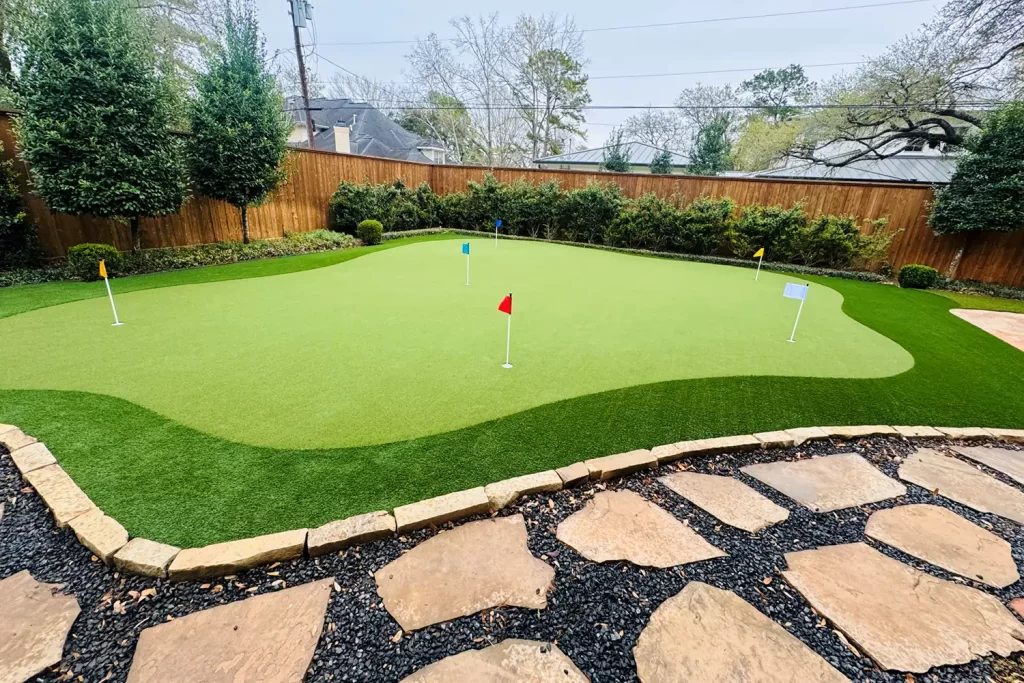 Backyard putting green installed by SYNLawn