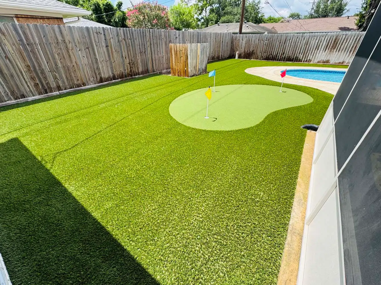 backyard golf turf synlawn