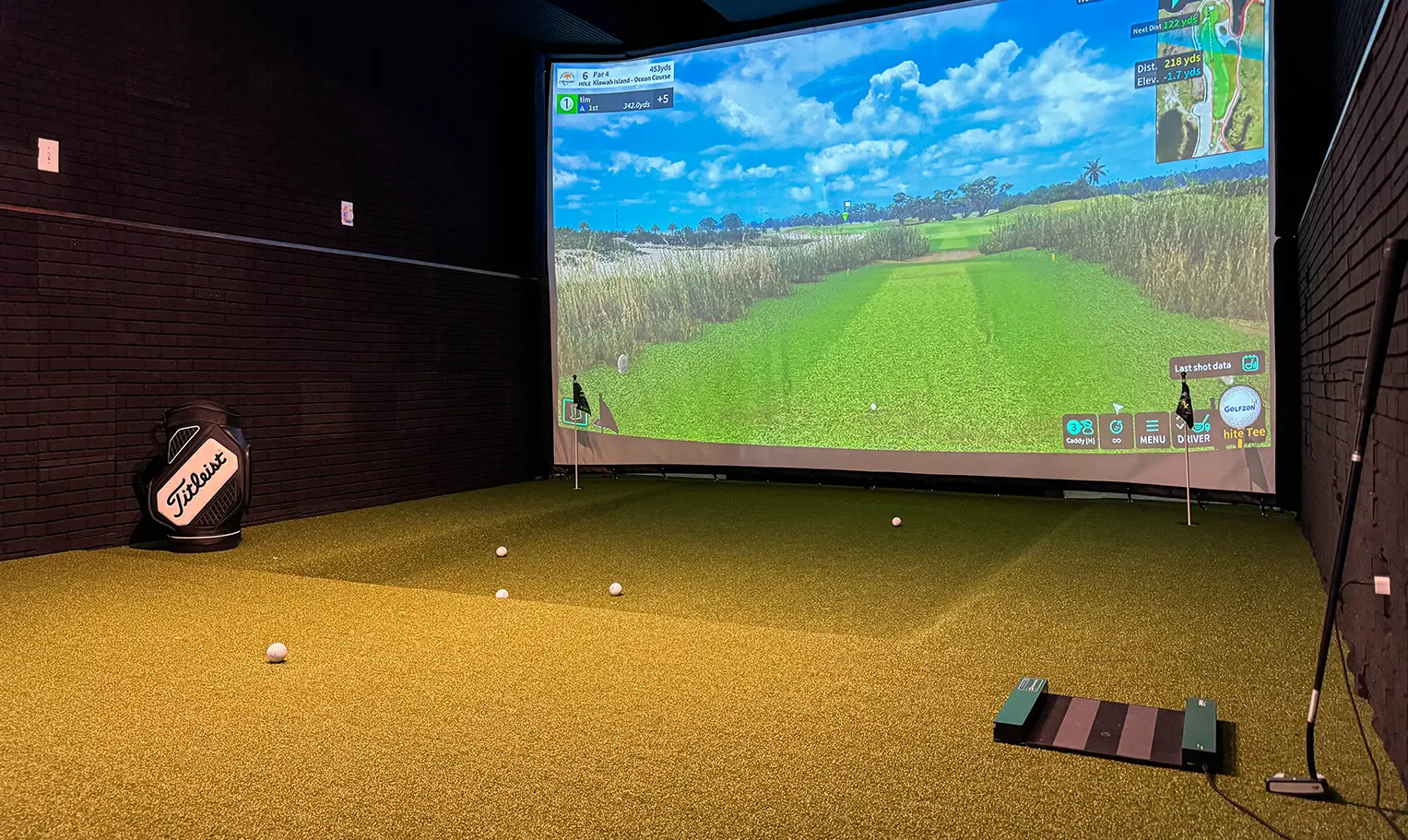 artificial-grass-simulator-4 Indoor golf simulator turf from SYNLawn