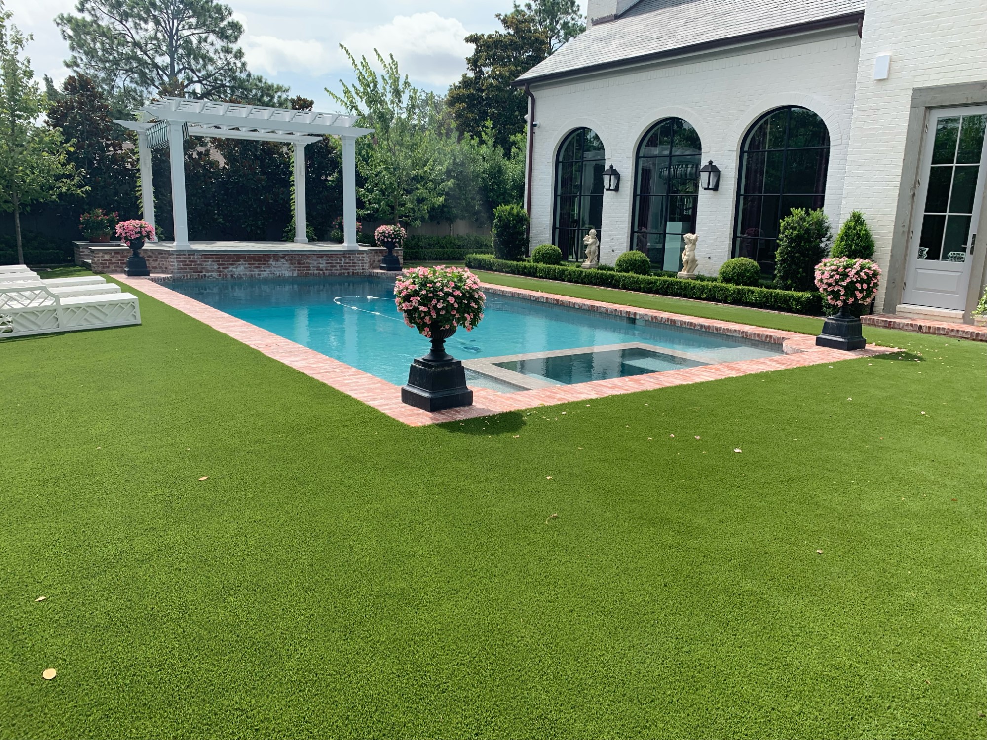 Artificial Grass in Houston TX | Golf, Pets, Play | SYNLawn Houston